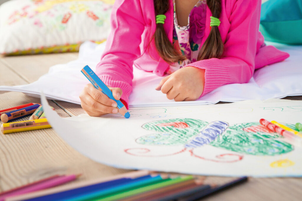 Packung mit 18 STABILO Power Farbstiften mit mittlerer Spitze