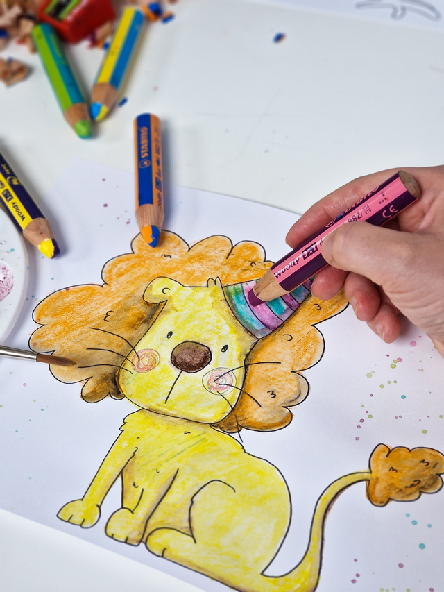 Packung mit 18 STABILO Power Farbstiften mit mittlerer Spitze