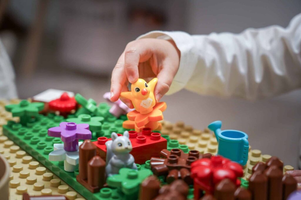 Play &amp; Build MINI – LEGO®* kompatible Basis für Kinder von 5 bis 10 Jahren