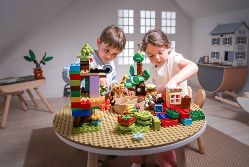 Play &amp; Build MINI – LEGO®* kompatible Basis für Kinder von 5 bis 10 Jahren