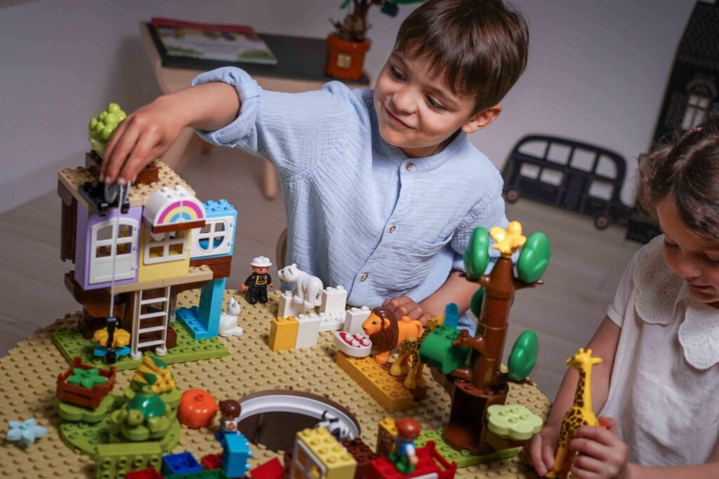 Play &amp; Build MINI – LEGO®* kompatible Basis für Kinder von 5 bis 10 Jahren