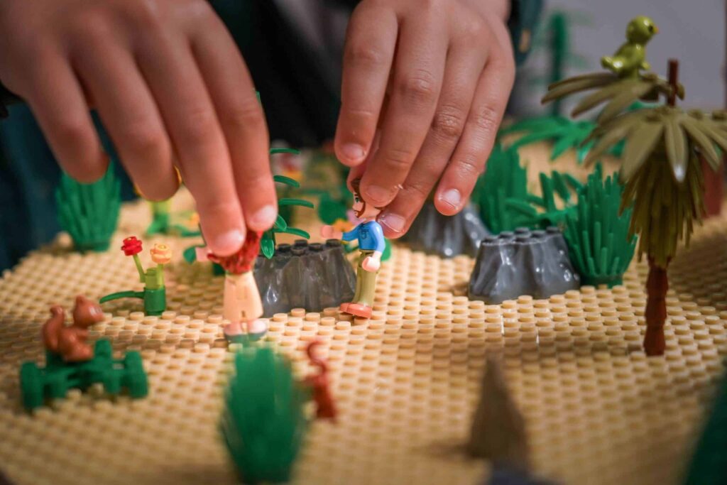 Play &amp; Build MINI – LEGO®* kompatible Basis für Kinder von 5 bis 10 Jahren