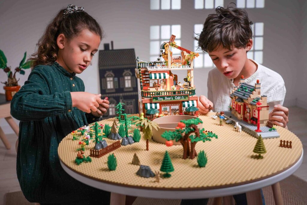 Play &amp; Build MINI – LEGO®* kompatible Basis für Kinder von 5 bis 10 Jahren