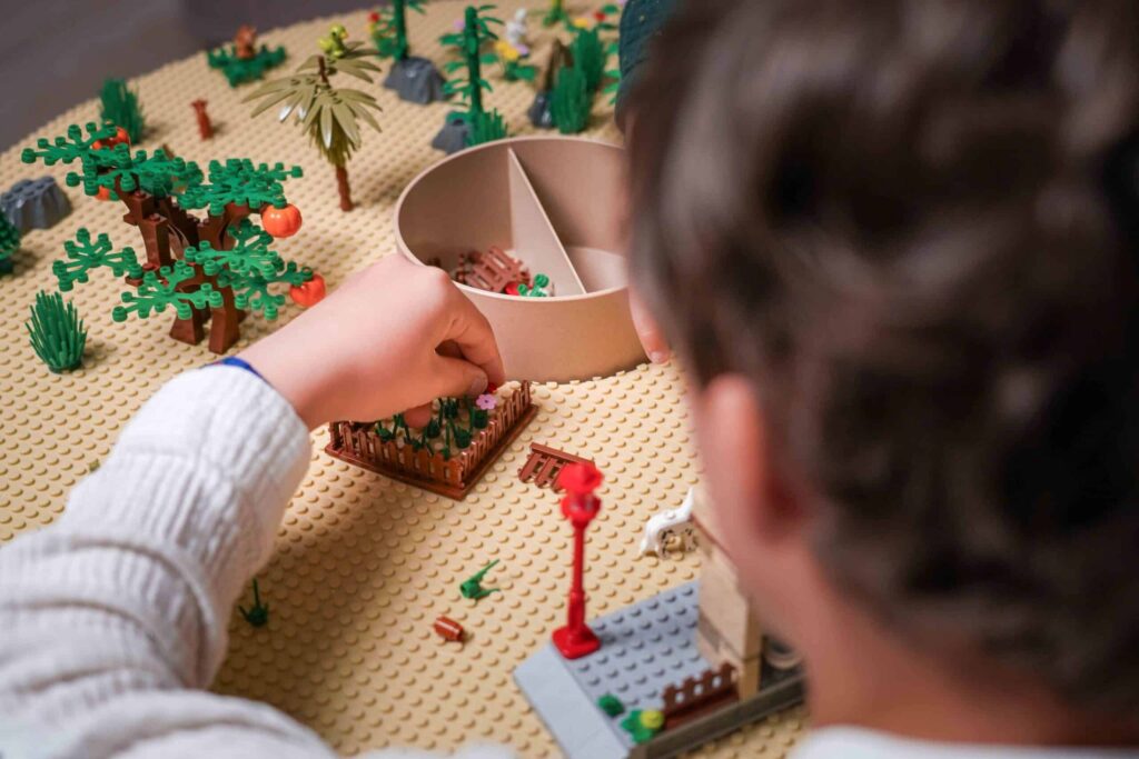 Play &amp; Build MINI – LEGO®* kompatible Basis für Kinder von 5 bis 10 Jahren