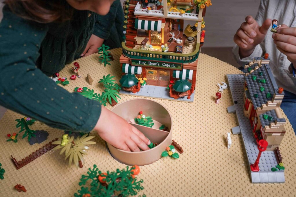 Play &amp; Build MINI – LEGO®* kompatible Basis für Kinder von 5 bis 10 Jahren