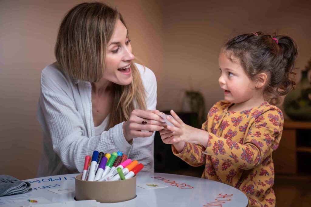 Zeichentafel – Abwischbare Tafel für den Kindertisch