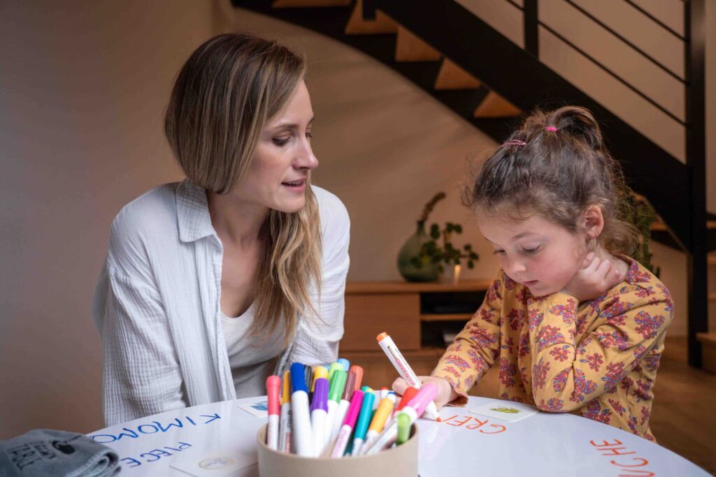 Zeichentafel – Abwischbare Tafel für den Kindertisch