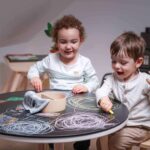 Imagin'table® – Ein sich entwickelnder und kreativer Tisch für Kinder