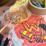 Drawin'table® XXL Set + 4 Hocker – Kinderzeichentisch