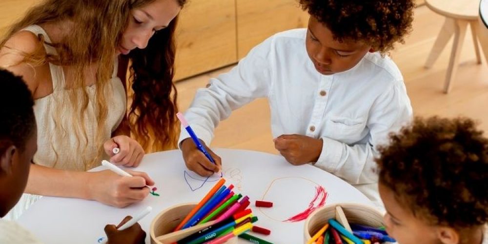 mobilier enfant table à colorier